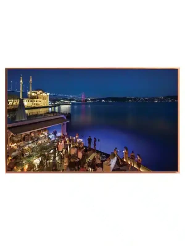 Nightlife By The Waterfront