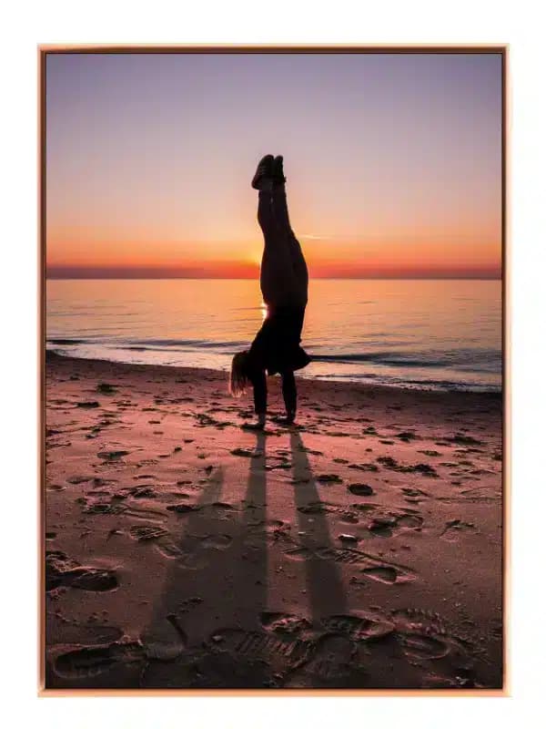 Håndstand ved Solnedgang Strand