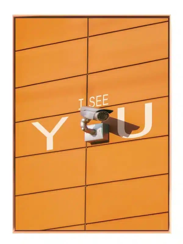 Overvågningskamera på Orange Facade