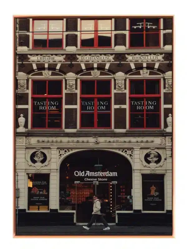 Old Amsterdam Facade med Røde Vinduer