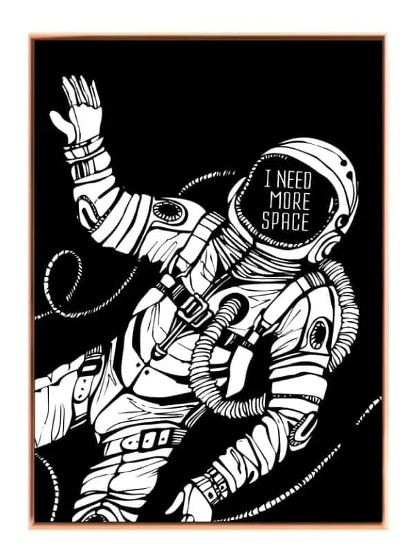 Astronaut med i Need More Space