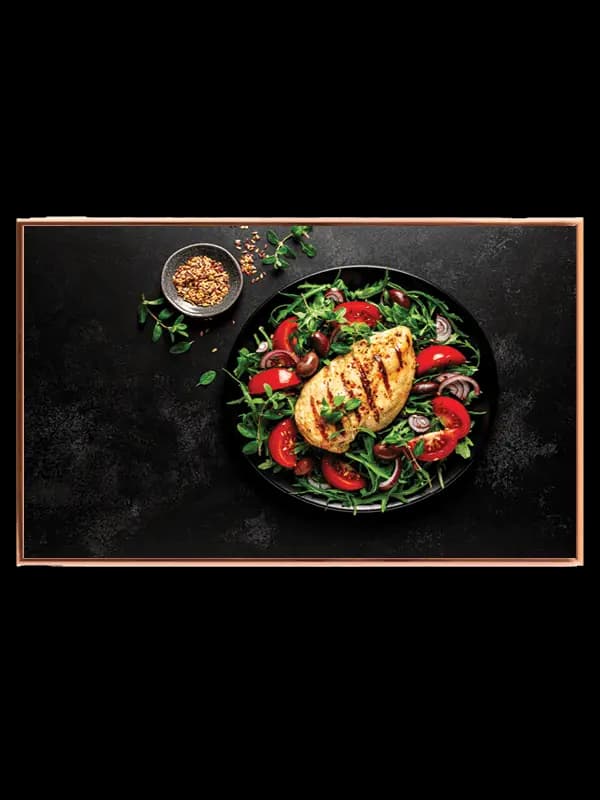 Kyllingebryst salat tomater skål med overflade